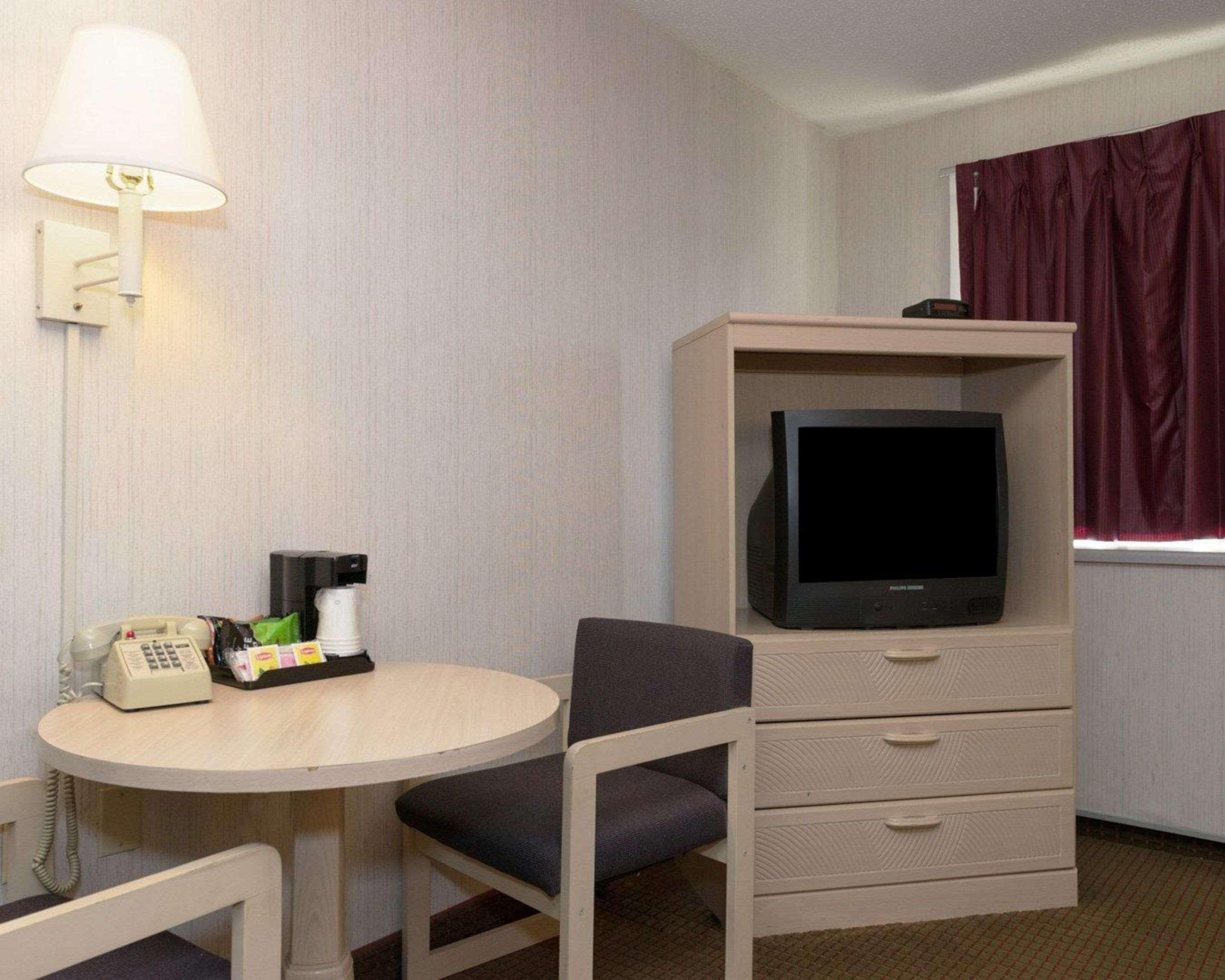 Rodeway Inn Annapolis Bagian luar foto